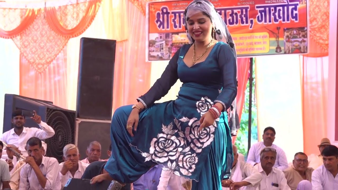 Haryanvi Dance: Muskan Baby created a stir with her dazzling dance, jumped and danced vigorously on 'Film Chandrawal Dekhungi'